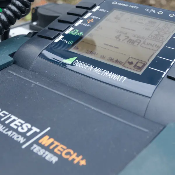 Wartung einer E-Mobilitätsstation